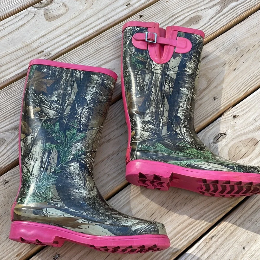 Game Winner Women's Waterproof Camouflage Rain Boots Pink Trim Size 5